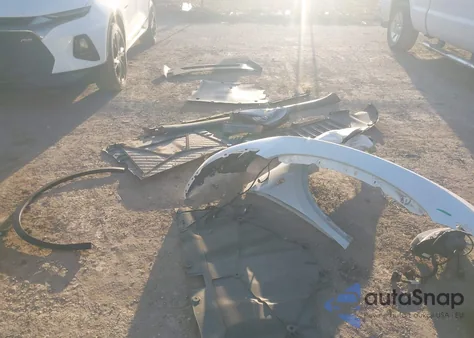 2021 Tesla Model Y Long Range Dual Motor All-Wheel Drive z USA, uszkodzony, nr VIN 5YJYGDEE0MF305337